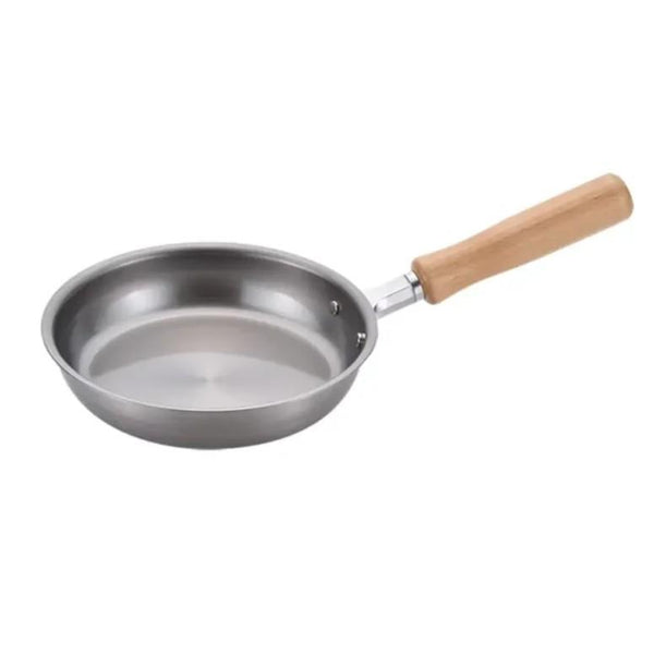 Chitose Iron Frying Pan with Wooden Handle Induction Compatible 18cm