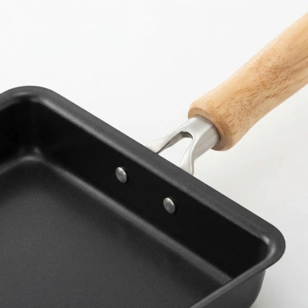 Chitose Square Iron Pan Tamagoyaki Omelet Pan with Wood Handle 18×18cm