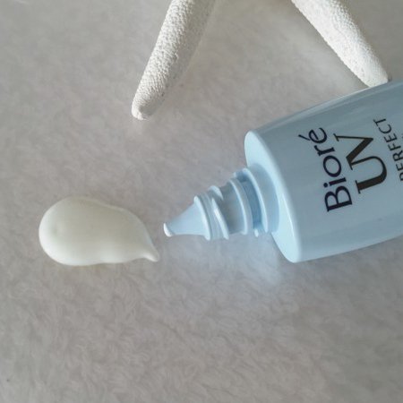 Kao Biore UV Sarasara Perfect Milk Sunscreen SPF50+ PA++++ 40ml