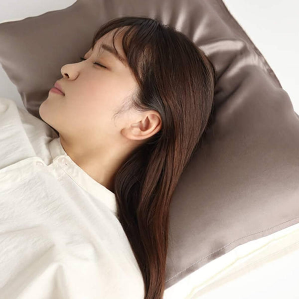 Kinuya Gentle Silk Pillowcase For Hair Protection Brown 45 x 55cm