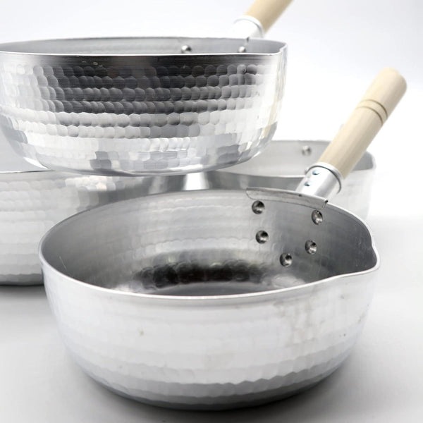 Kiya Lightweight Yukihira Pot Hammered Aluminum Saucepan 2.2L