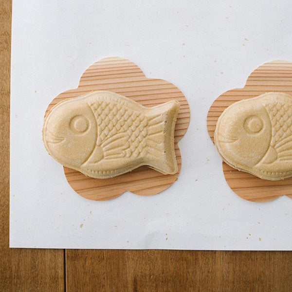 Meito Pukupuku Tai Taiyaki Chocolate Filled Fish Shaped Monaka Wafer (Pack of 10)