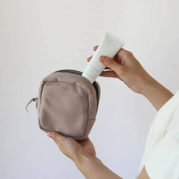 Kinuya Silk Hand Cream With Essential Oil Mandarin & Vanilla 50g