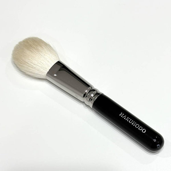 Hakuhodo Japanese Makeup Brush for Cheek Makeup J110